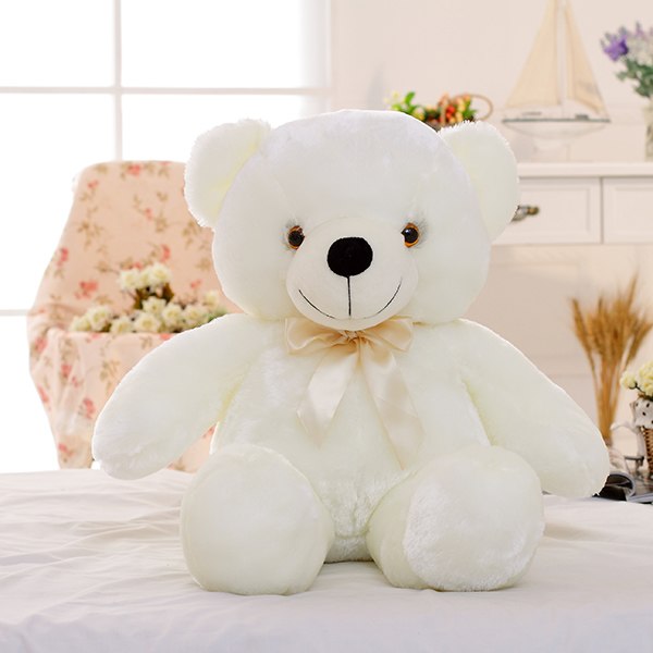 a white teddy bear 